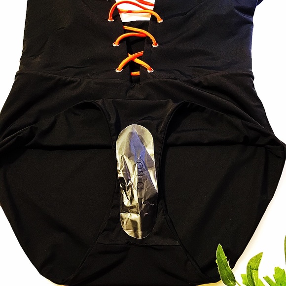 Women’s Onia Swimwear size Small Petite. Black.NWT - Picture 12 of 12